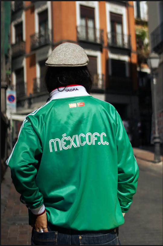 Jacket  Oficial México F.C. – Rumbo al Mundial 2026 ( VERDE )