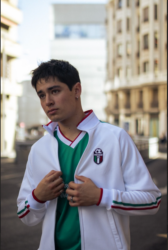 Jacket  Oficial México F.C. – Rumbo al Mundial 2026 ( BLANCA )