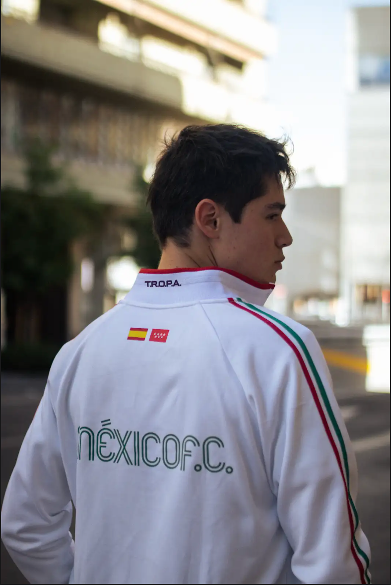 Jacket  Oficial México F.C. – Rumbo al Mundial 2026 ( BLANCA )